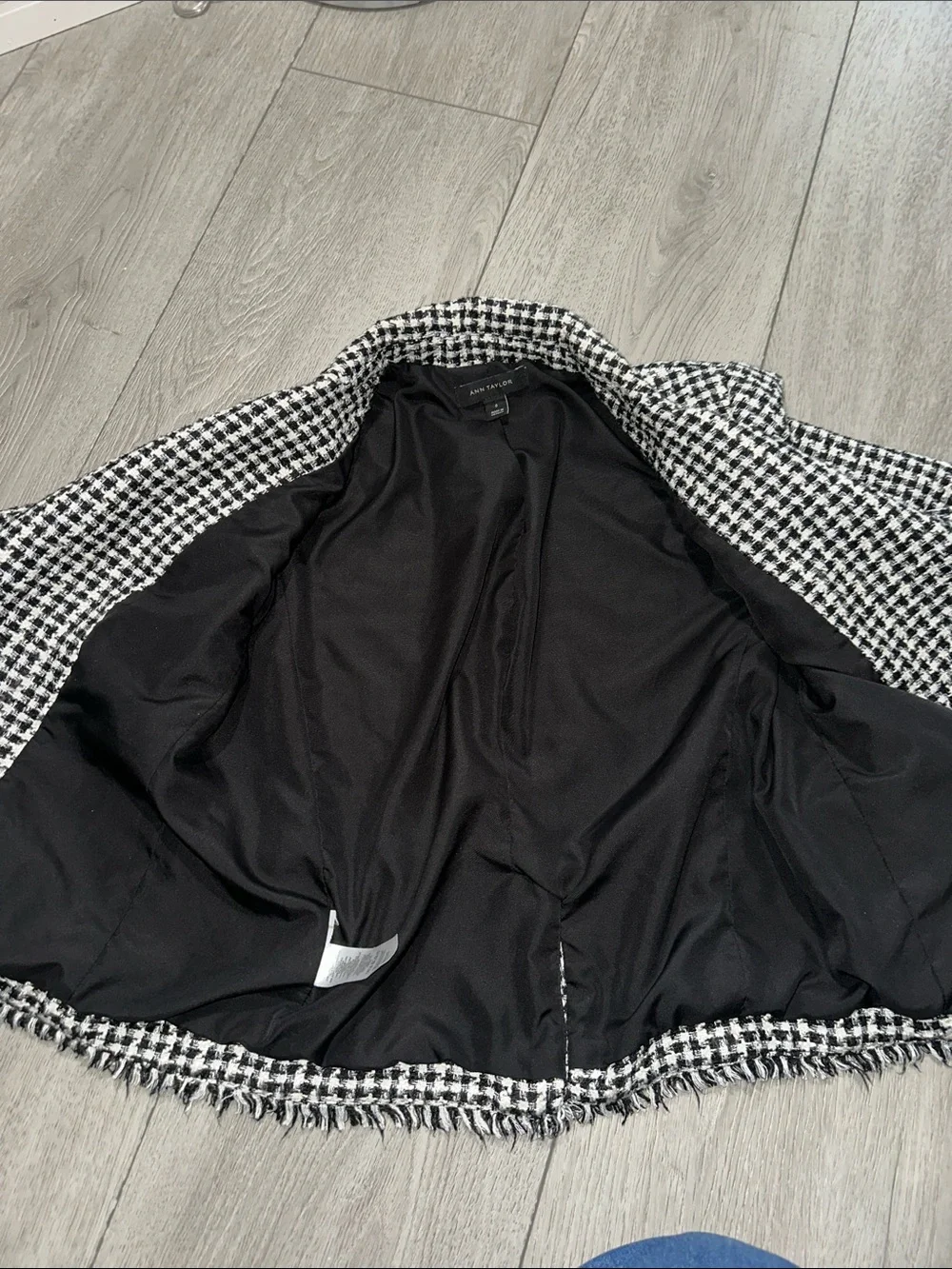 Ann Taylor Black and White Houndstooth Blazer size 0 - Picture 9 of 10